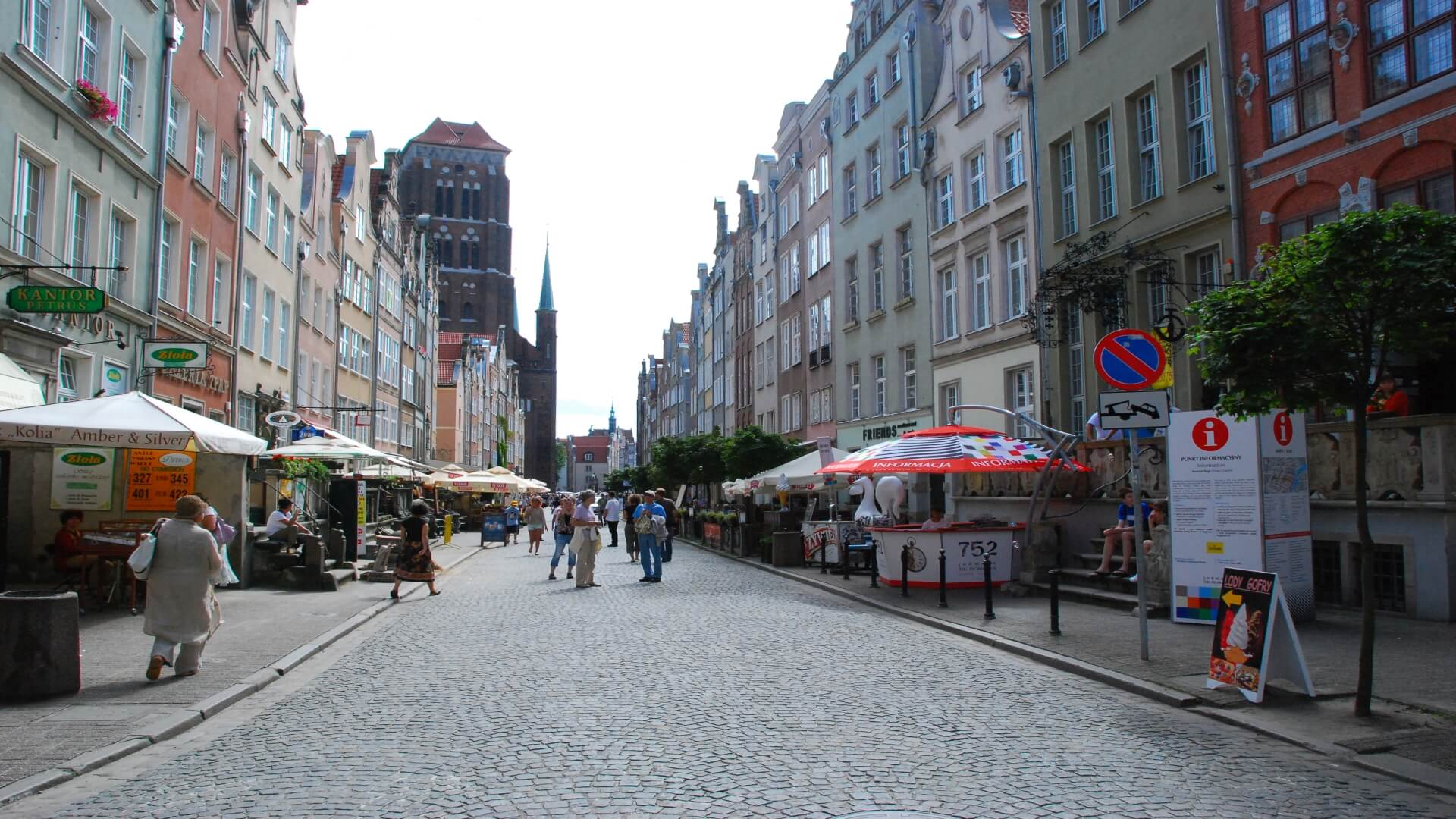 Long Lane or Long Street, connecting the Green Gate at the Motława river to the Golden Gate