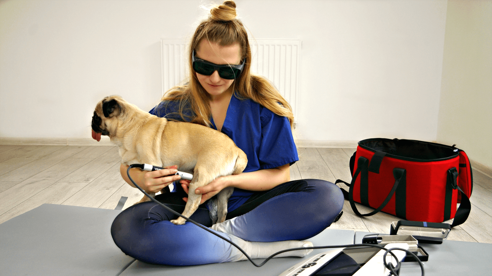Agata uses laser therapy in the physical rehabilitation process.